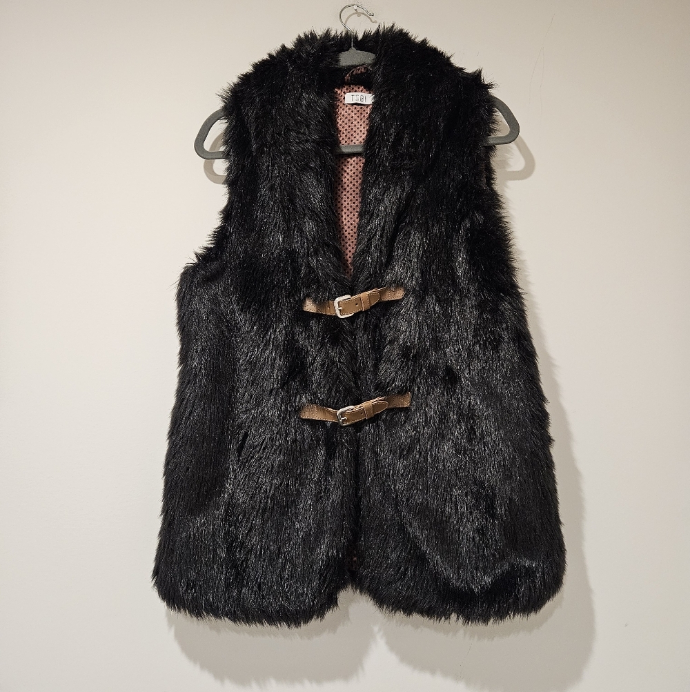 Tobi Women's Black Faux Fur Vest with Polka Dot Lining, Size Small